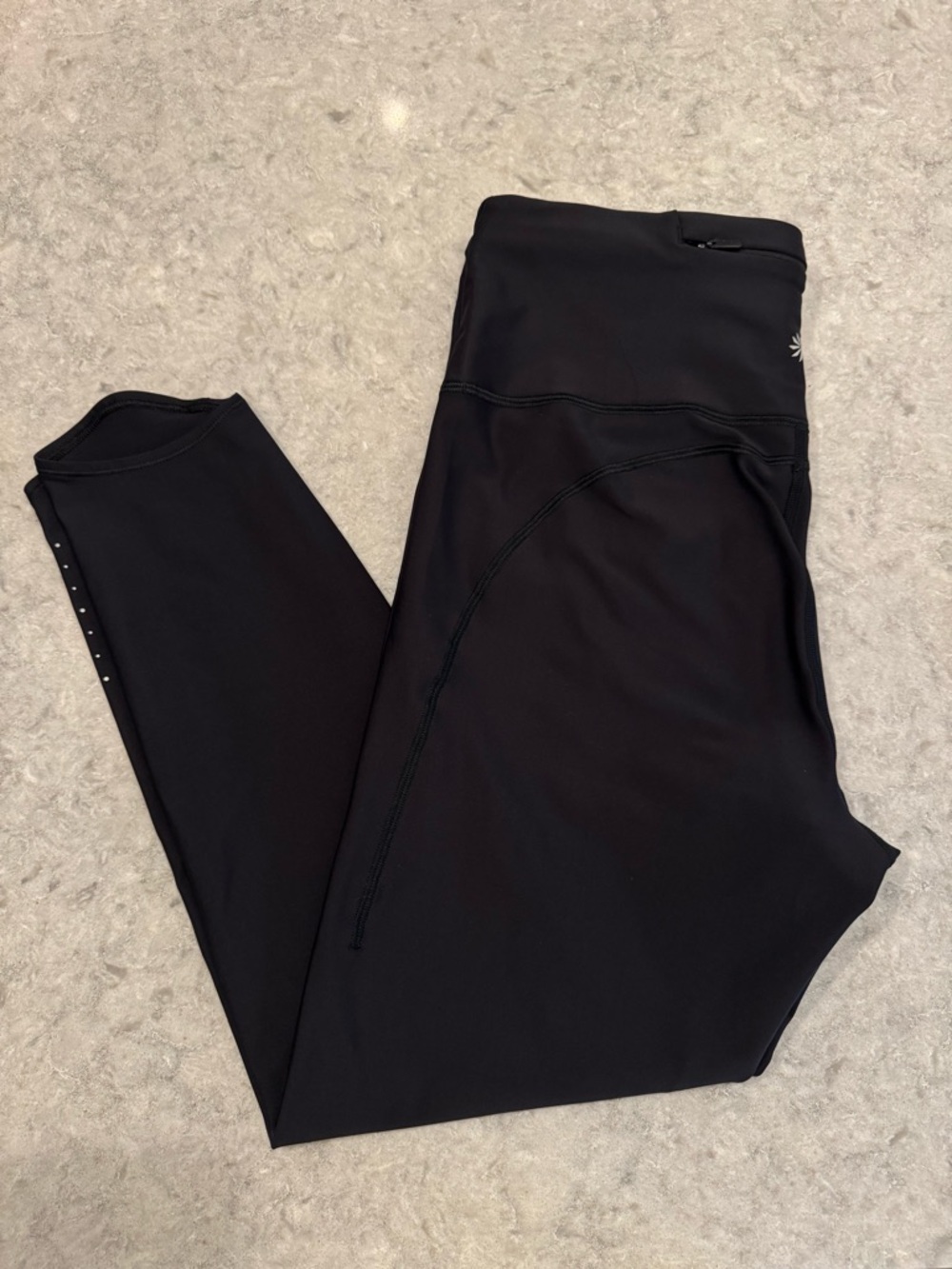 EUC Athleta Pacesetter 7/8 Black Performance Leggings